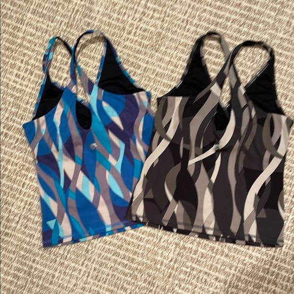 IN MOTION Blue and Black Patterned Women's Athletic tops Sz M - Picture 5 of 6